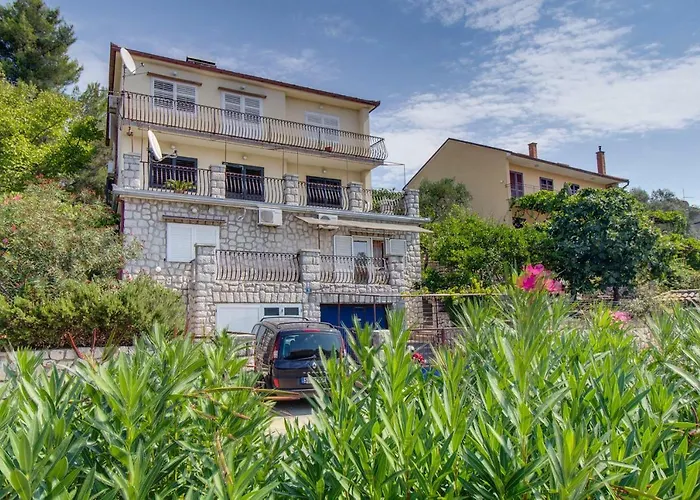 Apartment Stela